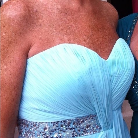 Evening Gown - Picture 4 of 5